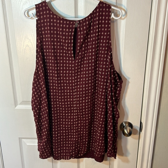 Old Navy maroon pattern sleeveless top Size 4X - Picture 4 of 4